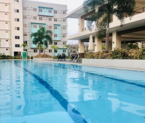 8 spatial 2 bdr condo with pool